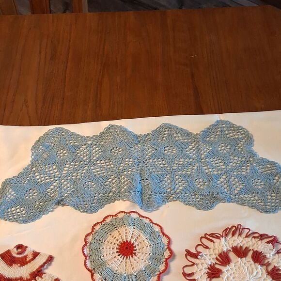 4 Pc. Handmade Vintage Crochet Doilies Set in Blue,Red, & White. - Picture 5 of 12